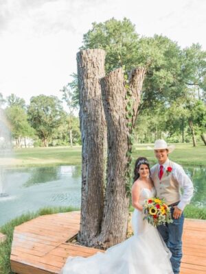 Jade & Saxxon wedding, planned by Magnolia Moss Events (photo 6)